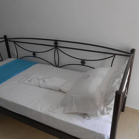 Naxos Garden Apartment *