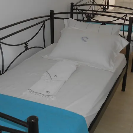 Naxos Garden Apartment